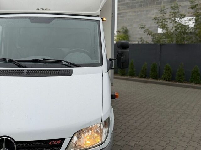 Белый Мерседес Sprinter, объемом двигателя 2.2 л и пробегом 182 тыс. км за 15000 $, фото 3 на Automoto.ua