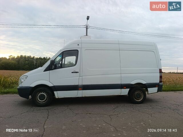 Белый Мерседес Sprinter, объемом двигателя 2.15 л и пробегом 445 тыс. км за 6800 $, фото 5 на Automoto.ua