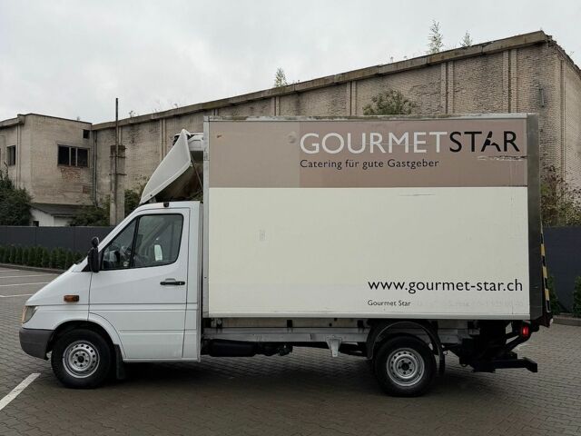 Белый Мерседес Sprinter, объемом двигателя 2.2 л и пробегом 182 тыс. км за 15000 $, фото 6 на Automoto.ua