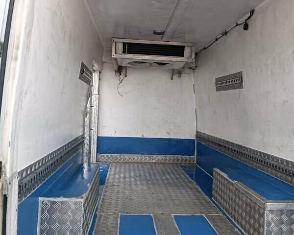 Белый Мерседес Sprinter, объемом двигателя 2.2 л и пробегом 220 тыс. км за 4600 $, фото 11 на Automoto.ua