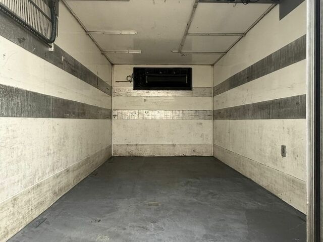 Белый Мерседес Sprinter, объемом двигателя 2.2 л и пробегом 608 тыс. км за 13500 $, фото 16 на Automoto.ua