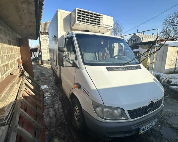 Белый Мерседес Sprinter, объемом двигателя 2.7 л и пробегом 474 тыс. км за 15500 $, фото 5 на Automoto.ua