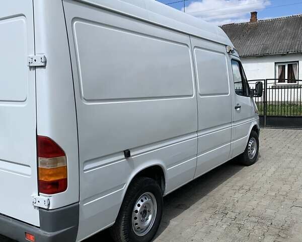 Білий Мерседес Sprinter, об'ємом двигуна 2.2 л та пробігом 398 тис. км за 8900 $, фото 4 на Automoto.ua