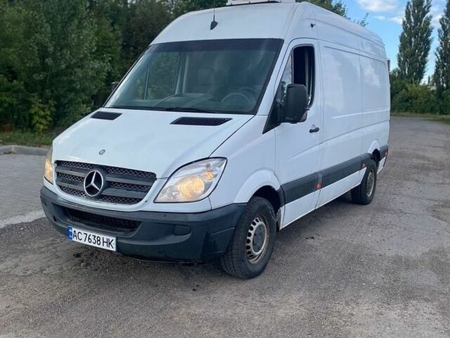 Белый Мерседес Sprinter, объемом двигателя 2.15 л и пробегом 290 тыс. км за 7000 $, фото 7 на Automoto.ua