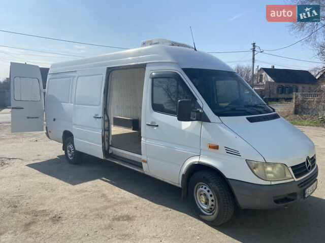 Белый Мерседес Sprinter, объемом двигателя 2.15 л и пробегом 544 тыс. км за 10000 $, фото 4 на Automoto.ua