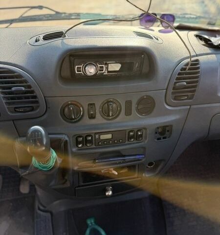 Белый Мерседес Sprinter, объемом двигателя 2.69 л и пробегом 515 тыс. км за 12500 $, фото 8 на Automoto.ua