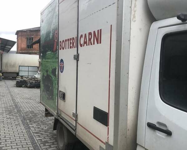 Белый Мерседес Sprinter, объемом двигателя 2.7 л и пробегом 500 тыс. км за 6500 $, фото 2 на Automoto.ua