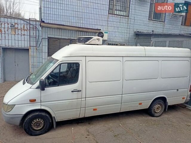 Белый Мерседес Sprinter, объемом двигателя 2.15 л и пробегом 550 тыс. км за 11200 $, фото 1 на Automoto.ua