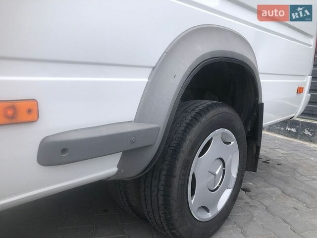 Белый Мерседес Sprinter, объемом двигателя 2.7 л и пробегом 868 тыс. км за 14500 $, фото 4 на Automoto.ua