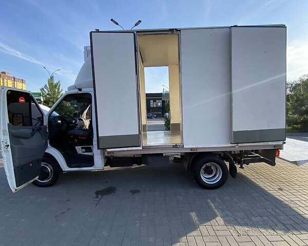 Белый Мерседес Sprinter, объемом двигателя 2.69 л и пробегом 625 тыс. км за 20000 $, фото 6 на Automoto.ua