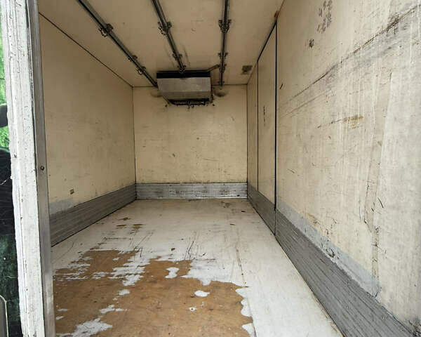 Белый Мерседес Sprinter, объемом двигателя 2.7 л и пробегом 500 тыс. км за 6900 $, фото 7 на Automoto.ua