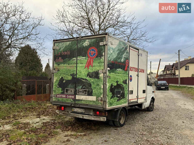 Белый Мерседес Sprinter, объемом двигателя 2.7 л и пробегом 500 тыс. км за 6900 $, фото 6 на Automoto.ua