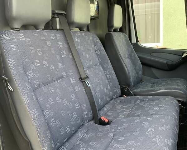 Білий Мерседес Sprinter, об'ємом двигуна 2.2 л та пробігом 398 тис. км за 8900 $, фото 11 на Automoto.ua