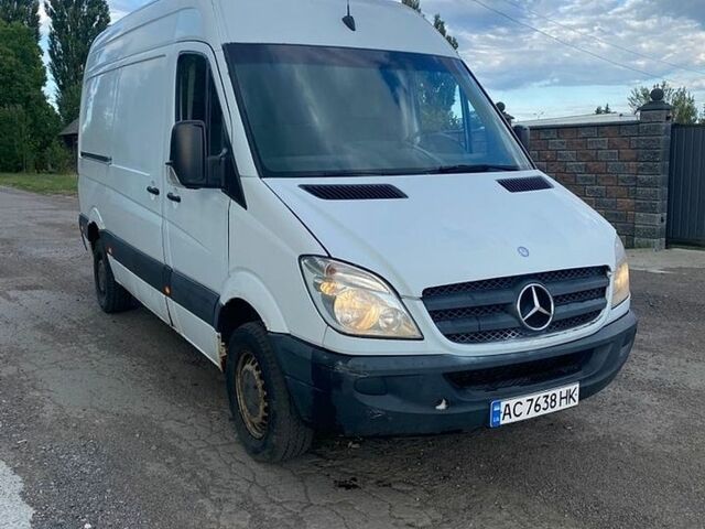 Белый Мерседес Sprinter, объемом двигателя 2.15 л и пробегом 290 тыс. км за 7000 $, фото 3 на Automoto.ua