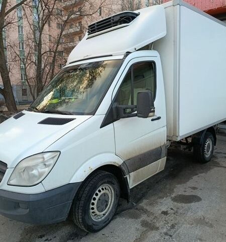 Белый Мерседес Sprinter, объемом двигателя 2.2 л и пробегом 400 тыс. км за 12000 $, фото 3 на Automoto.ua