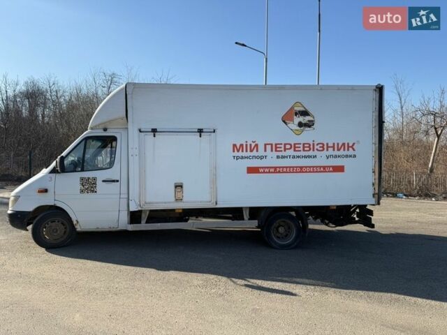 Белый Мерседес Sprinter, объемом двигателя 2.69 л и пробегом 515 тыс. км за 12500 $, фото 5 на Automoto.ua