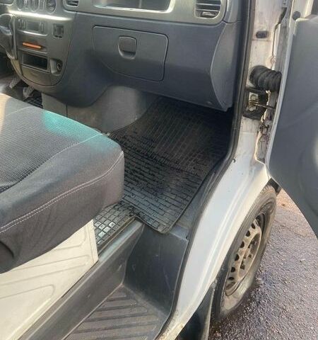 Белый Мерседес Sprinter, объемом двигателя 2.15 л и пробегом 550 тыс. км за 11200 $, фото 6 на Automoto.ua