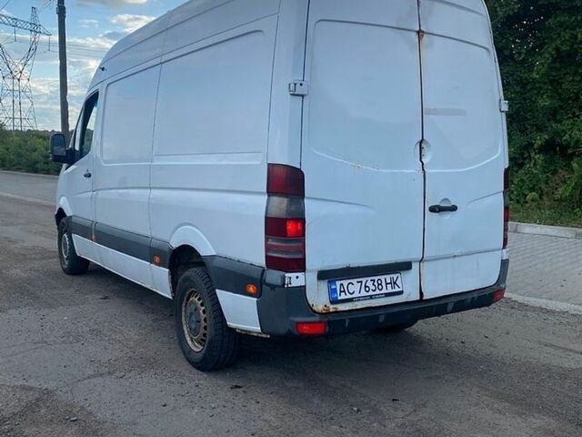 Белый Мерседес Sprinter, объемом двигателя 2.15 л и пробегом 290 тыс. км за 7000 $, фото 2 на Automoto.ua