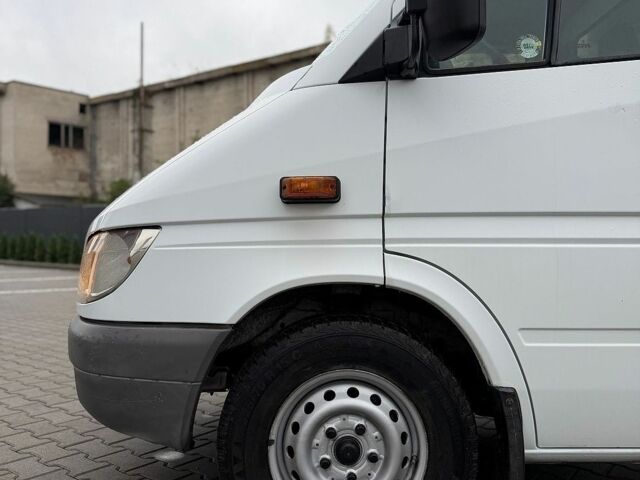 Белый Мерседес Sprinter, объемом двигателя 2.2 л и пробегом 182 тыс. км за 15000 $, фото 8 на Automoto.ua