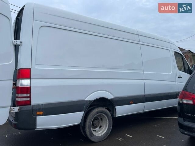 Белый Мерседес Sprinter, объемом двигателя 2.15 л и пробегом 444 тыс. км за 12222 $, фото 7 на Automoto.ua