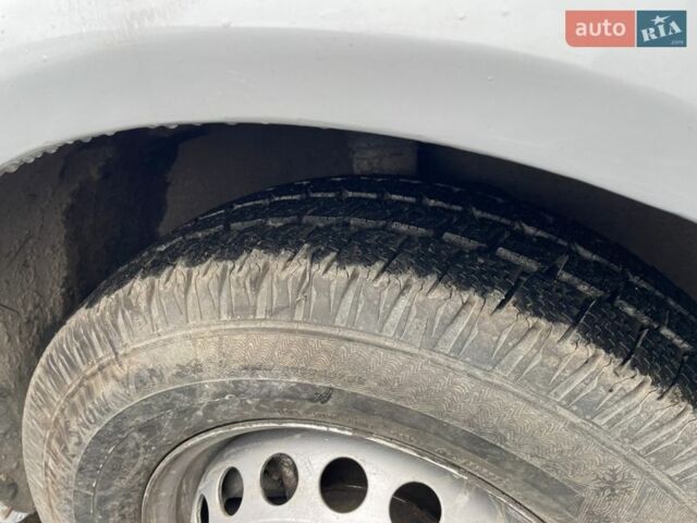 Белый Мерседес Sprinter, объемом двигателя 2.15 л и пробегом 444 тыс. км за 12222 $, фото 29 на Automoto.ua