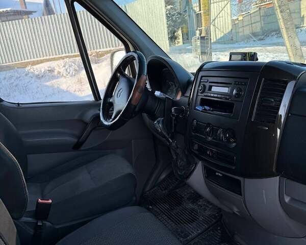 Белый Мерседес Sprinter, объемом двигателя 2.15 л и пробегом 646 тыс. км за 10200 $, фото 3 на Automoto.ua