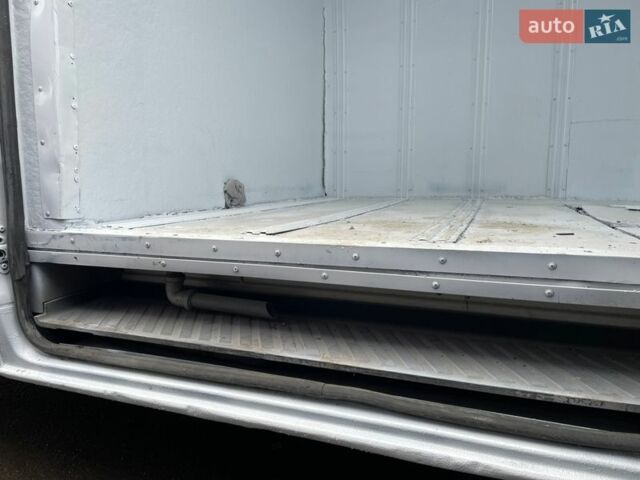 Белый Мерседес Sprinter, объемом двигателя 2.15 л и пробегом 444 тыс. км за 12222 $, фото 22 на Automoto.ua