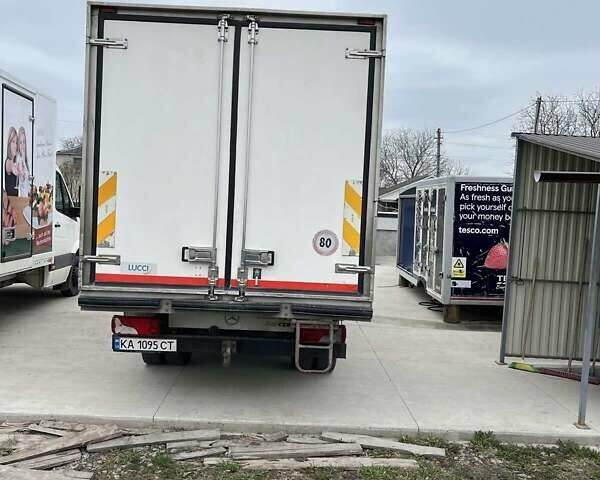 Белый Мерседес Sprinter, объемом двигателя 2.99 л и пробегом 472 тыс. км за 17500 $, фото 3 на Automoto.ua