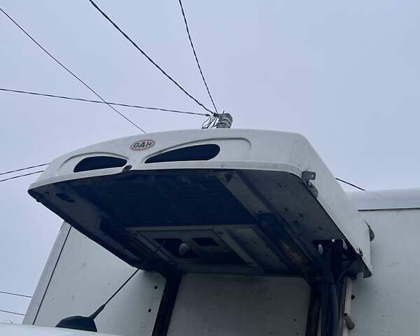 Белый Мерседес Sprinter, объемом двигателя 2.15 л и пробегом 350 тыс. км за 13499 $, фото 5 на Automoto.ua