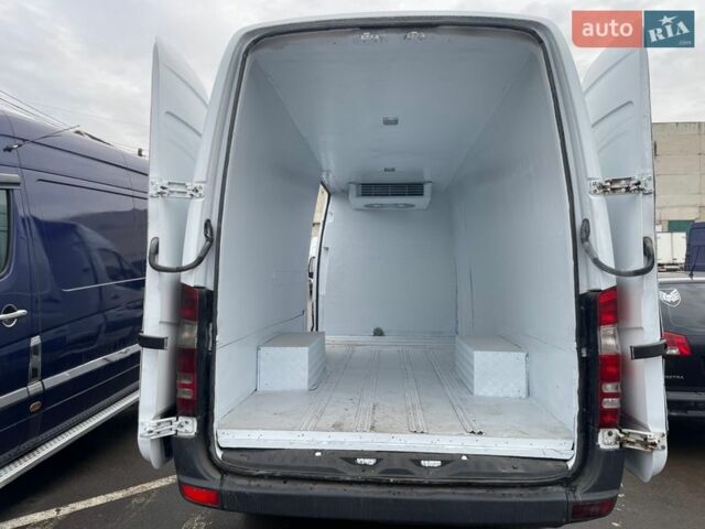 Белый Мерседес Sprinter, объемом двигателя 2.15 л и пробегом 444 тыс. км за 12222 $, фото 17 на Automoto.ua