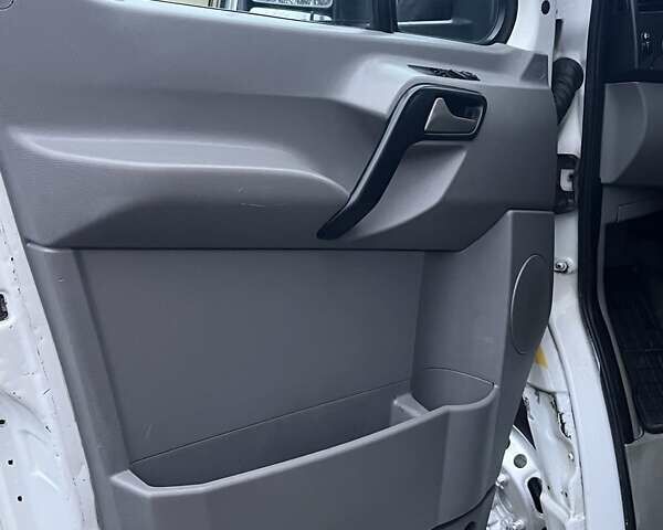 Белый Мерседес Sprinter, объемом двигателя 2.15 л и пробегом 350 тыс. км за 13499 $, фото 3 на Automoto.ua