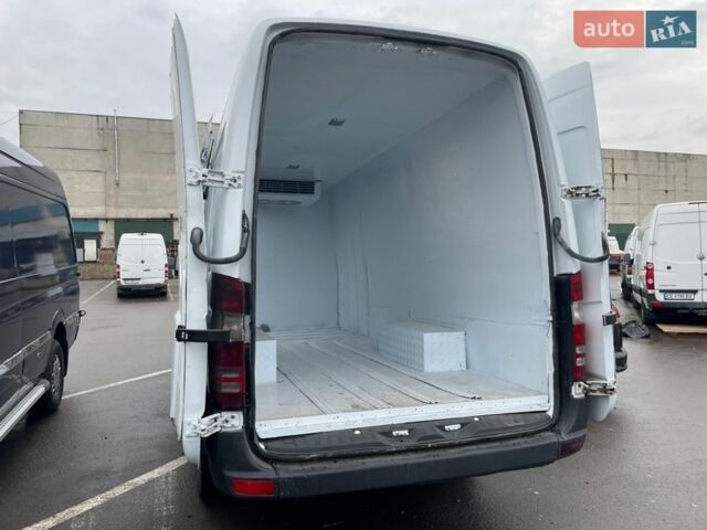 Белый Мерседес Sprinter, объемом двигателя 2.15 л и пробегом 444 тыс. км за 12222 $, фото 16 на Automoto.ua