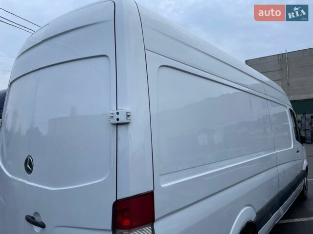 Белый Мерседес Sprinter, объемом двигателя 2.15 л и пробегом 444 тыс. км за 12222 $, фото 13 на Automoto.ua