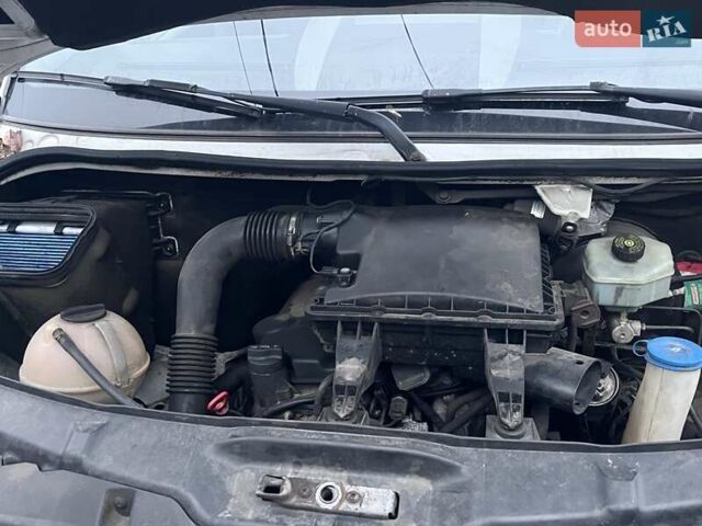 Белый Мерседес Sprinter, объемом двигателя 2.15 л и пробегом 350 тыс. км за 13999 $, фото 2 на Automoto.ua