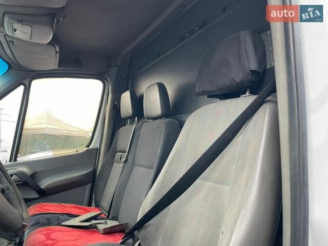 Белый Мерседес Sprinter, объемом двигателя 2.15 л и пробегом 444 тыс. км за 12222 $, фото 30 на Automoto.ua