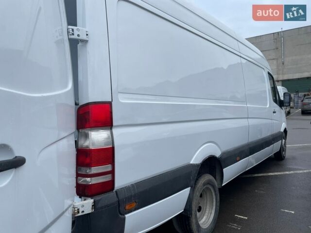 Белый Мерседес Sprinter, объемом двигателя 2.15 л и пробегом 444 тыс. км за 12222 $, фото 5 на Automoto.ua