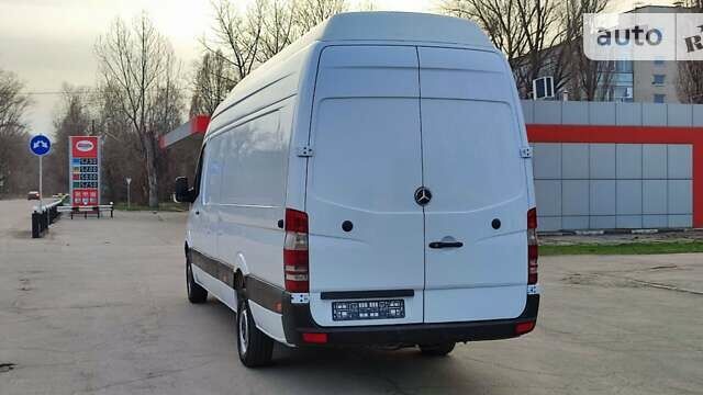 Белый Мерседес Sprinter, объемом двигателя 2.2 л и пробегом 320 тыс. км за 10900 $, фото 11 на Automoto.ua