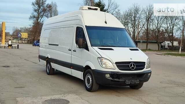 Белый Мерседес Sprinter, объемом двигателя 2.2 л и пробегом 320 тыс. км за 10900 $, фото 3 на Automoto.ua