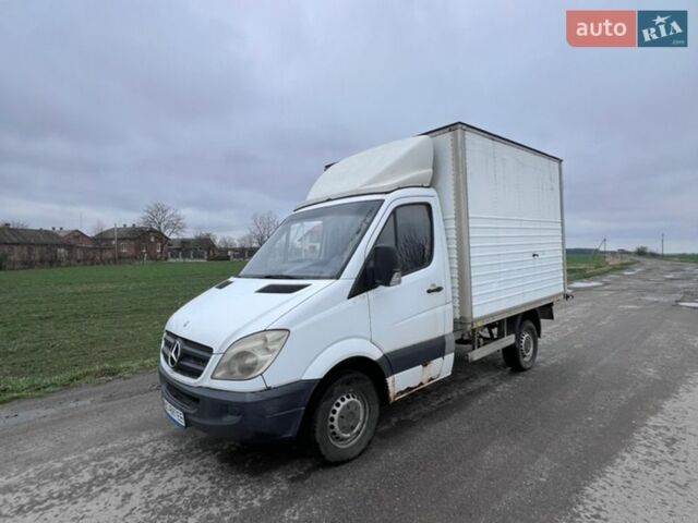 Белый Мерседес Sprinter, объемом двигателя 2.15 л и пробегом 400 тыс. км за 5500 $, фото 1 на Automoto.ua