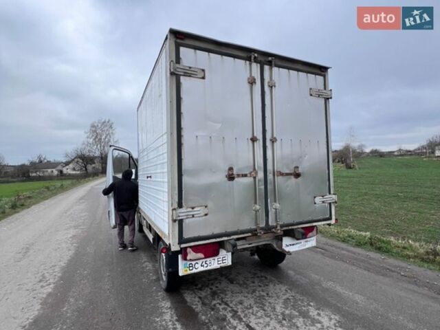 Белый Мерседес Sprinter, объемом двигателя 2.15 л и пробегом 400 тыс. км за 5500 $, фото 5 на Automoto.ua