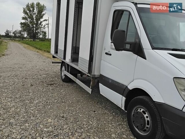 Белый Мерседес Sprinter, объемом двигателя 3 л и пробегом 520 тыс. км за 12500 $, фото 1 на Automoto.ua