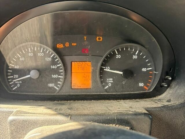 Білий Мерседес Sprinter, об'ємом двигуна 2.15 л та пробігом 770 тис. км за 9000 $, фото 15 на Automoto.ua