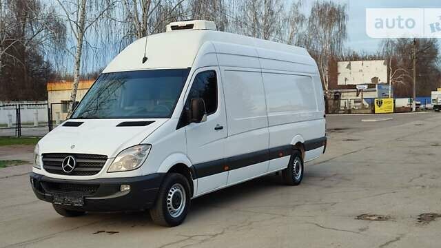 Белый Мерседес Sprinter, объемом двигателя 2.2 л и пробегом 320 тыс. км за 10900 $, фото 1 на Automoto.ua