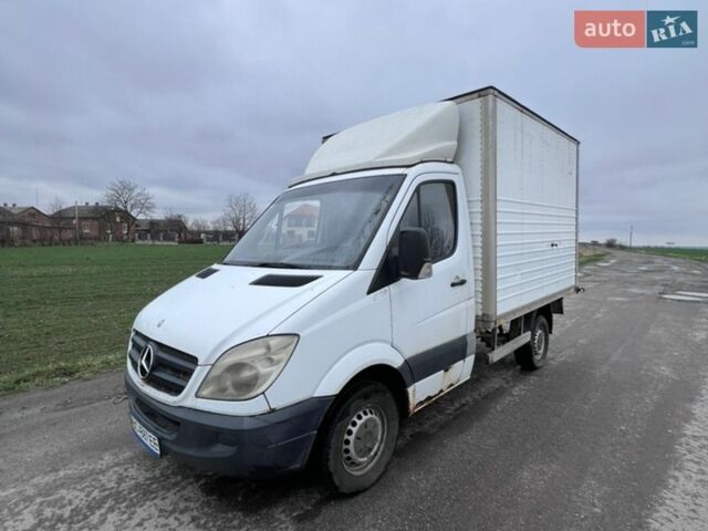 Белый Мерседес Sprinter, объемом двигателя 2.15 л и пробегом 400 тыс. км за 5500 $, фото 2 на Automoto.ua