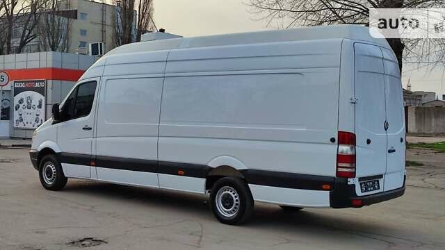 Белый Мерседес Sprinter, объемом двигателя 2.2 л и пробегом 320 тыс. км за 10900 $, фото 13 на Automoto.ua