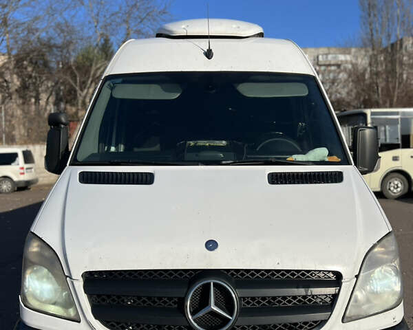 Белый Мерседес Sprinter, объемом двигателя 2.99 л и пробегом 180 тыс. км за 20000 $, фото 7 на Automoto.ua