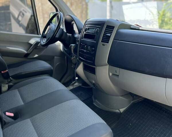 Белый Мерседес Sprinter, объемом двигателя 2.2 л и пробегом 352 тыс. км за 12500 $, фото 10 на Automoto.ua