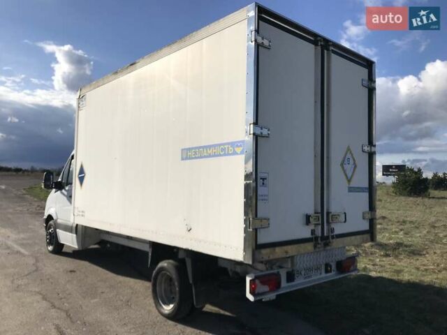 Белый Мерседес Sprinter, объемом двигателя 2.9 л и пробегом 318 тыс. км за 23900 $, фото 3 на Automoto.ua