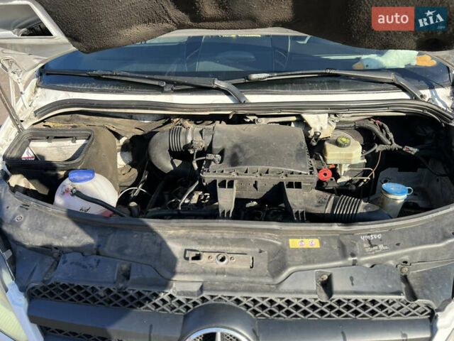 Белый Мерседес Sprinter, объемом двигателя 2.99 л и пробегом 180 тыс. км за 20000 $, фото 21 на Automoto.ua