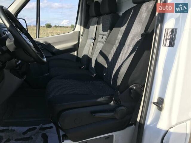 Белый Мерседес Sprinter, объемом двигателя 2.9 л и пробегом 318 тыс. км за 23900 $, фото 26 на Automoto.ua